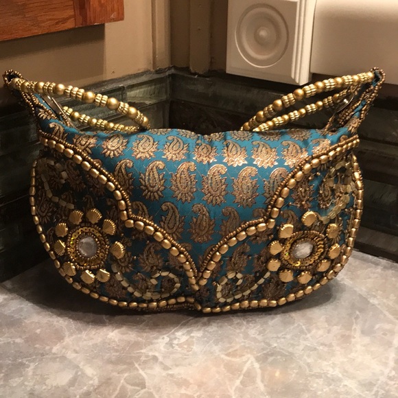 Fortune Cookie Shaped Purse - Picture 4 of 8
